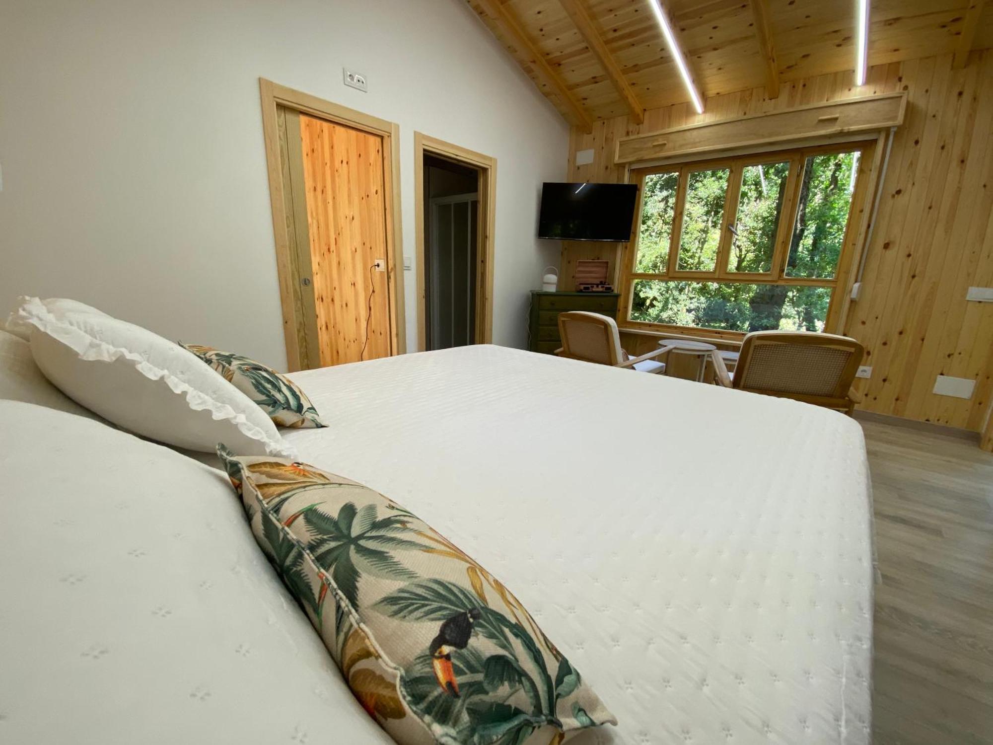 Entre Os Rios - Casa Rural Y Enoturismo โปบราโดคารามิงยาล ภายนอก รูปภาพ